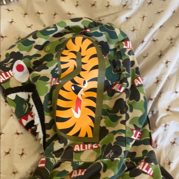 bape jacket - Picture 3 of 5